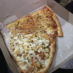 Chicken and regular slice sooo big and so delicious !