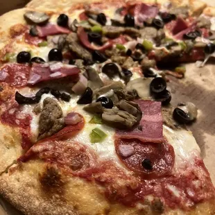 Super Supreme Pizza (Large 14" - 8 Slices)