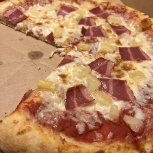 Hawaiian Pizza (Large 14"- 8 Slices)