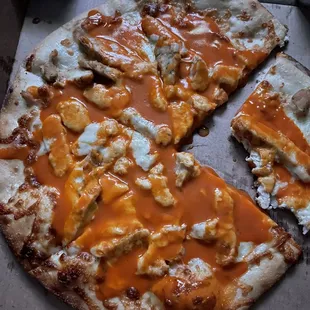 Buffalo Chicken Pizza (Medium 12"- 6 Slices)