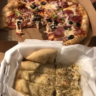 Garlic bread and combo pizza