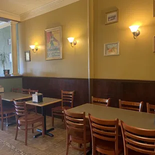 nice and clean dining area :)