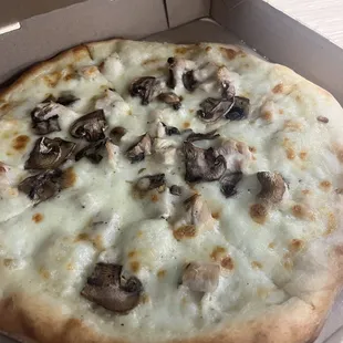 10 inch Alfredo pizza