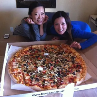 MONSTER 30&quot; supreme pizza