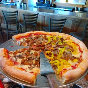 Napoli's pizza really hit spot! Tangy sauce and generous toppings make this 10/10.