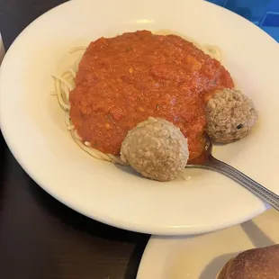 Kids spaghetti and meatballs