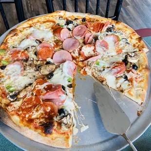 Nine-topping pizza 14"