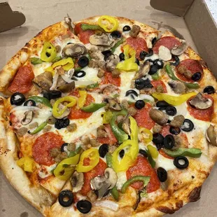 Napoli 's Pizza with banana peppers