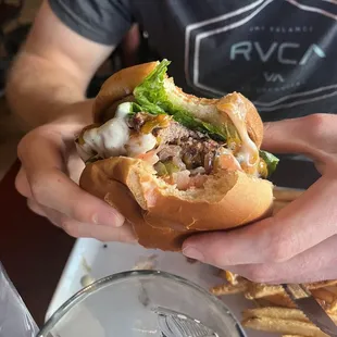 Napper Tandy&apos;s Burger w/ fries