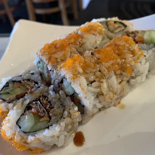 Salmon skin roll