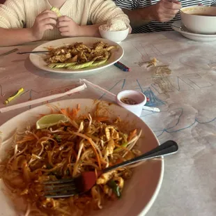 Chicken pad thai and garlic chicken