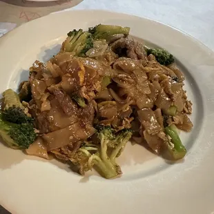 Pad see ew w/ beef