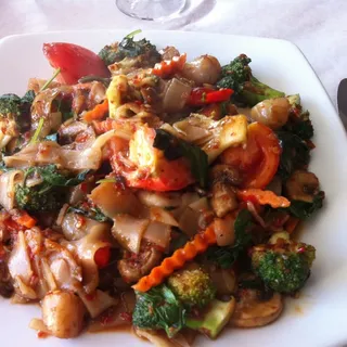 Pad Kee Mao (Drunken Noodle)