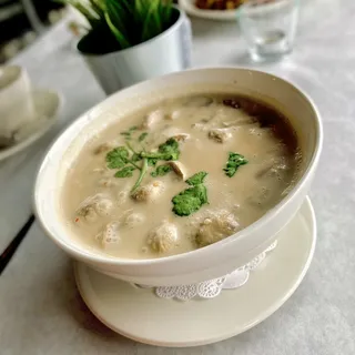 Tom Kha