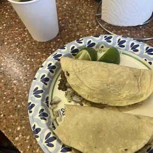 2 hand made tortilla tacos (Lengua &amp; cabeza)