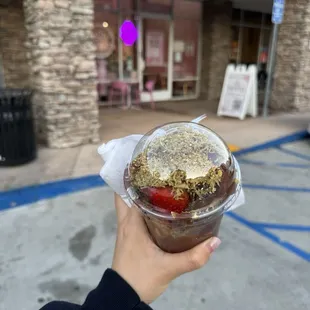 Dubai chocolate strawberry