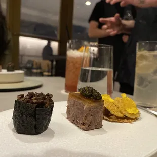 Amuse bouche - bugak, pyeonyuk, mu