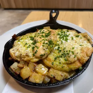 Skillet potatoes with scrambled eggs