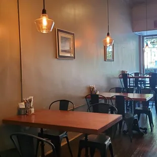ables and chairs in a restaurant