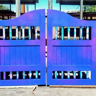 Double arch top with two latilla windows, (one for the puppies).