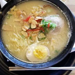 2216278. Ramen Tonkotsu Noodles