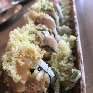 2216360. Eight Piece Magic Yellowtail Roll