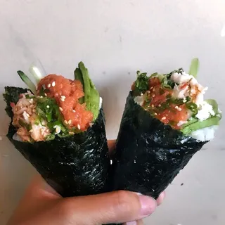 32550032. Eight Piece Hawaiian Hand Roll