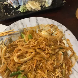 Pad Thai with Seafood Noodles