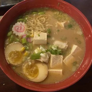 Veggies & Tofu Ramen noodles soup