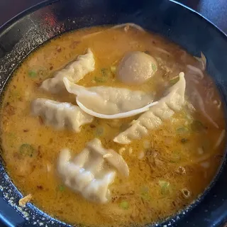 Ramen Noodle Soup with dumplings