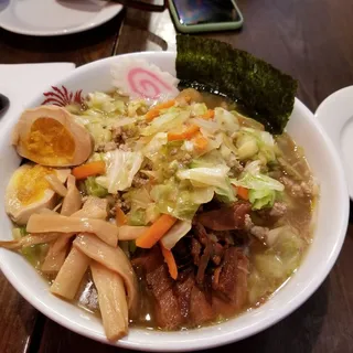 Mega Naruto Ramen