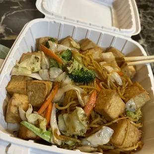 Yakisoba with tofu ~~ so good