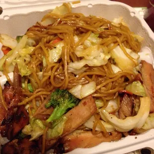 Yakisoba with chicken