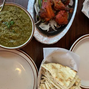 Palak paneer, tandoori chicken, 2 naan