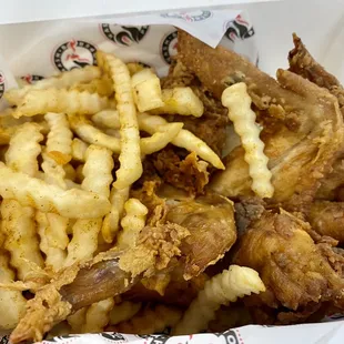 03.24.22 Jumbo Wings w/ fries