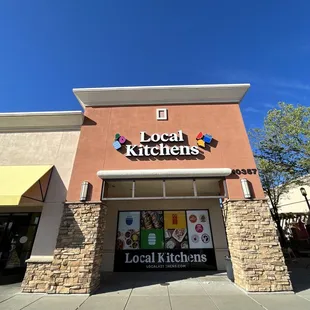 Front of building Nash&amp;Proper is inside.