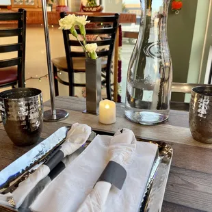 Hammered metal place settings add a nice touch.