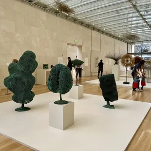 Harry Bertoia: Sculpting Mid-Century Modern Life (visits: in March 2022)