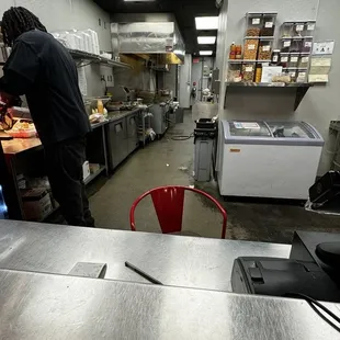 Only 1 cook.