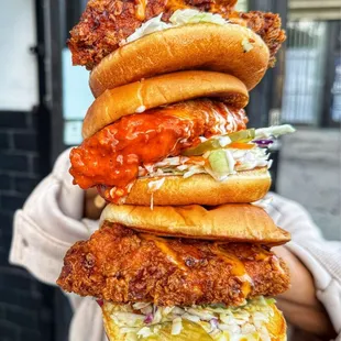 food, chicken wings and fried chicken