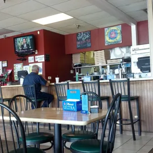 Inside Nashville Pizza Company