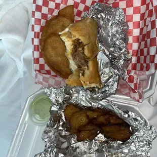 Platano frito Empanada Pollo arepa crane Arepa Carne Mechada