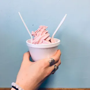 Strawberry froyo