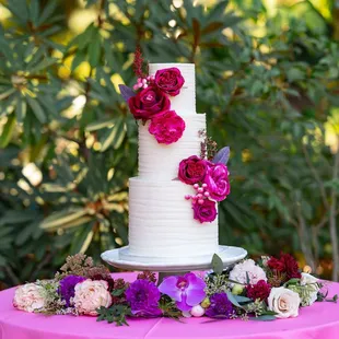 Wedding Cake (Photo by Russ Levi Photography)