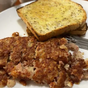 Corned beef hash and rye toast