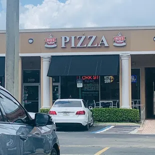 Real New York style , no sugar or sweet pizza!!!!!