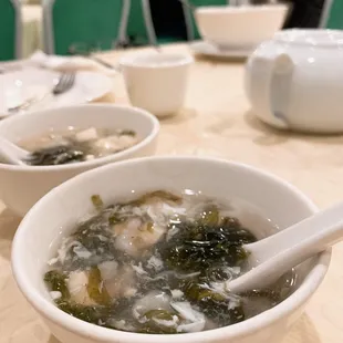 Seaweed seafood &amp; tofu soup