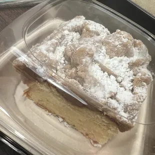 Crumb cake to go