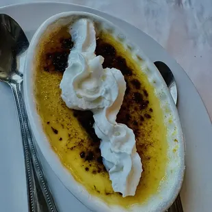 a creme with whipped cream