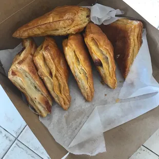 Pastelitos de guayaba y queso